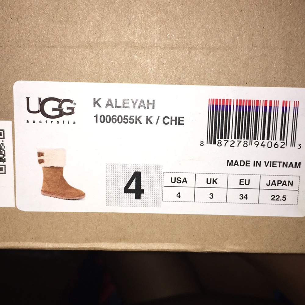 UGG - Picture 4 of 4